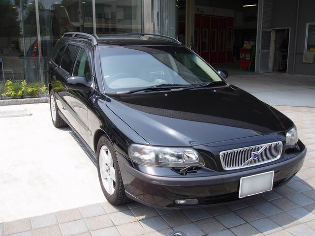 ボルボ V70（VOLVO V70）　板金塗装　自動車修理事例